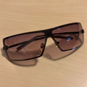 Metal framed sunglasses